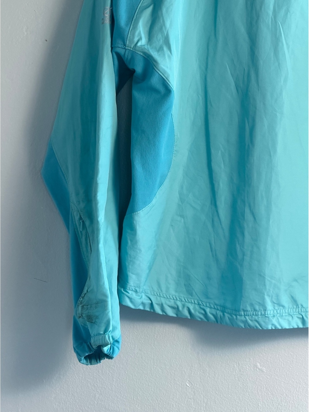 The North Face Women's Light Blue Windbreaker Jacket - Picture 6 of 11